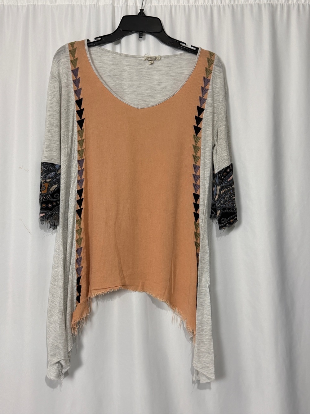 Gimmicks by Buckle Asymmetrical Women’s Knit Tunic Top Sz Small Boho